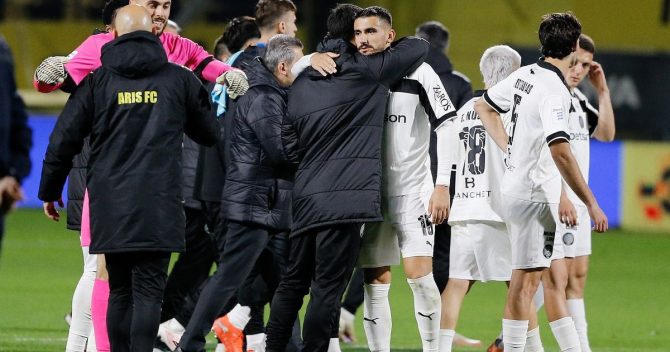 Οι πανηγυρισμοί στον πάγκο μετά το διπλό του ΟΦΗ: “Τα καταφέραμε, ξανά στα playoffs”