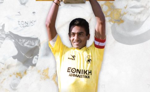 Ο αγαπημένος Παύλος Παπαϊωάννου στην «Allwyn Arena» πριν το ματς με τη Λάρισα (ΦΩΤΟ)