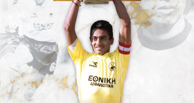 Ο αγαπημένος Παύλος Παπαϊωάννου στην «Allwyn Arena» πριν το ματς με τη Λάρισα (ΦΩΤΟ)