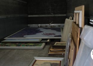 Τι βρέθηκε στα καταστήματα του γνωστού γκαλερίστα – Οι κατηγορίες που αντιμετωπίζει