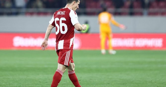 Ολυμπιακός: Γιατί οι ποδοσφαιριστές των ερυθρόλευκων δεν πήγαν στο πέταλο μετά το παιχνίδι με την ΑΕΛ Novibet