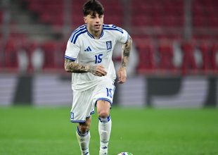 Ανησυχία στην ΑΕΚ με Ρότα – Αποχώρησε με ενοχλήσεις από το ματς της Εθνικής