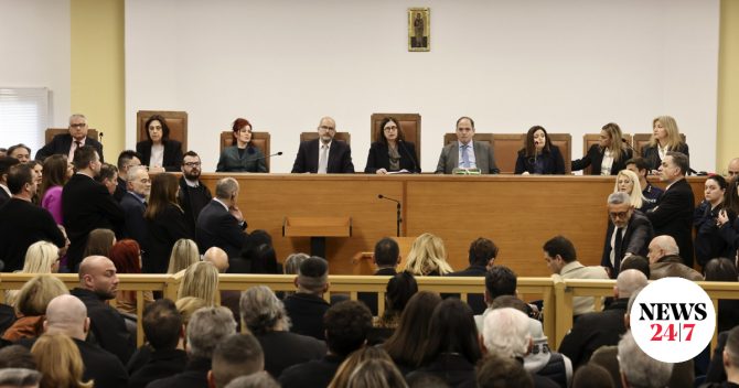 Δίκη για τα Τέμπη: Ο Άρειος Πάγος δεν είδε “εικόνες ντροπής” στην αίθουσα