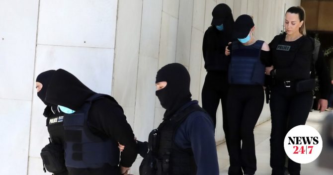 Άγιος Δημήτριος: Ελεύθεροι ο φίλος του 20χρονου δράστη και οι δύο κοπέλες – Την Δευτέρα η δίκη