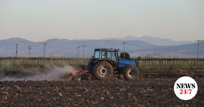 Εύβοια: Νεκρός άνδρας που καταπλακώθηκε από το τρακτέρ του