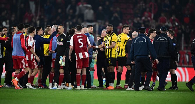 Ένταση από πλευράς Ολυμπιακού στο φινάλε του ντέρμπι