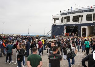 Συνεχίζουν τις κινητοποιήσεις οι κτηνοτρόφοι της Λέσβου – Χωρίς φορτηγά έφυγε πλοίο από Μυτιλήνη