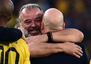 Αγκαλιά και φιλί Ηλιόπουλου σε Νίκολιτς μετά τη «τριάρα» στον ΠΑΟΚ