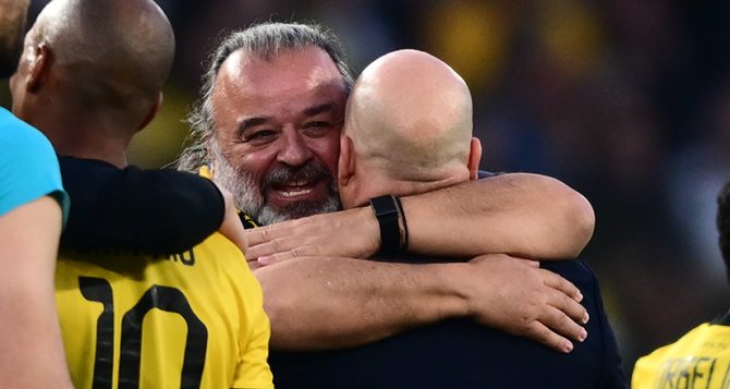 Αγκαλιά και φιλί Ηλιόπουλου σε Νίκολιτς μετά τη «τριάρα» στον ΠΑΟΚ