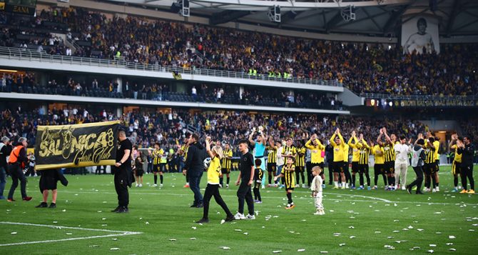 Γλέντι στη Φιλαδέλφεια: Παίκτες και κόσμος έγιναν ένα (PICS)