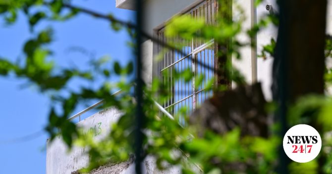 Χαϊδάρι: Πολύωρη μάχη από τους γιατρούς για τη 13χρονη που έπεσε από μπαλκόνι σχολείου