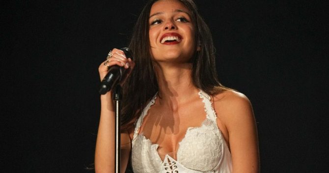 Μπαρτσελόνα: Η Ολίβια Ροντρίγκο στη φανέλα της ομάδας για το Clasico απέναντι στη Ρεάλ