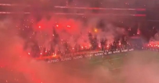 Αμόκ στη Γαλατασαράι: Οι οπαδοί γέμισαν το RAMS Park σε ανοικτή προπόνηση και ξεκίνησαν τους εορτασμούς για το πρωτάθλημα