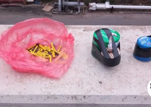 Ανήλικοι πέταξαν κροτίδα σε λεωφορείο στον Πειραιά