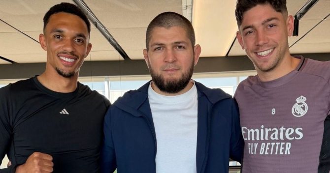 Χαμπίμπ: Επισκέφθηκε τη Ρεάλ και φωτογραφήθηκε με τους παίκτες – Η επική ατάκα του Μπέλιγχαμ