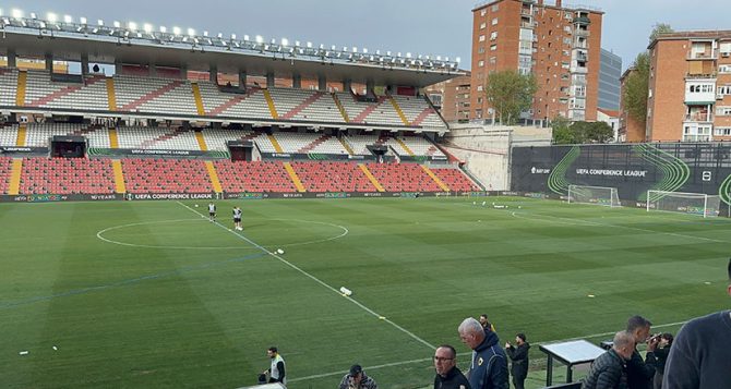 Μικρότερος αγωνιστικός χώρος στο Βαγιέκας για το Ράγιο – ΑΕΚ