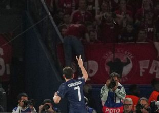 Παρί Σεν Ζερμέν – Μπάγερν Μονάχου: Ο Κβαρατσχέλια έδωσε προβάδισμα δύο τερμάτων με θεαματικό τρόπο