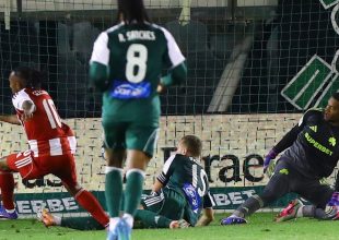 Παναθηναϊκός – Ολυμπιακός: Ολέθριο λάθος του Γεντβάι, οι ερυθρόλευκοι άνοιξαν το σκορ με τον Μαρτίνς