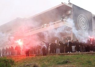 ΟΦΗ: Χαμός στην προπόνηση από τους οπαδούς, πριν την αναχώρηση της αποστολής για τον Βόλο