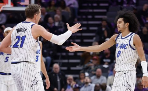 ELABET: Μάτζικ – Πίστονς με ισχυρό combo στο Ορλάντο για το 3-1