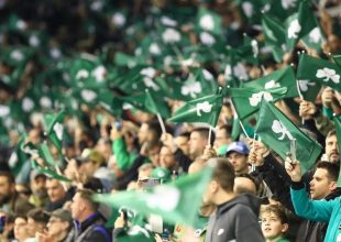 Παναθηναϊκός – Ολυμπιακός: Έκρηξη και γιούχα από τους φίλους του τριφυλλιού στο ημίχρονο