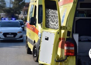 Πέντε τραυματίες σε τροχαίο στην εθνική οδό Λάρισας