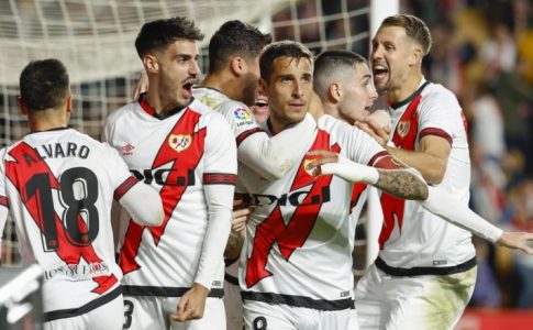 «Κολύμπι» σε ρηχά σκορ για τη Βαγιεκάνο πριν από την ΑΕΚ