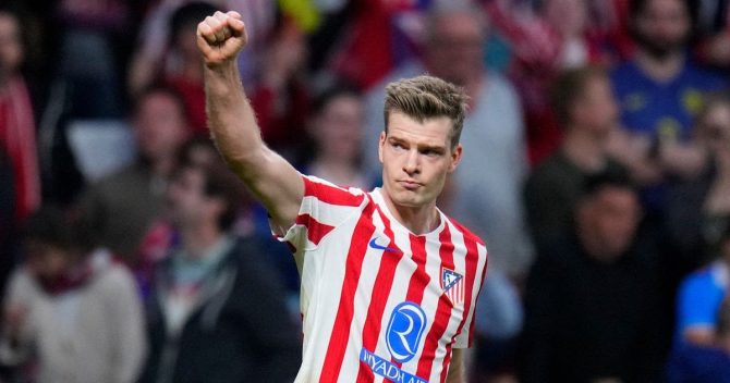 Μίλαν: Ο Σέρλοθ είπε το “ναι” στους ροσονέρι για τη νέα σεζόν