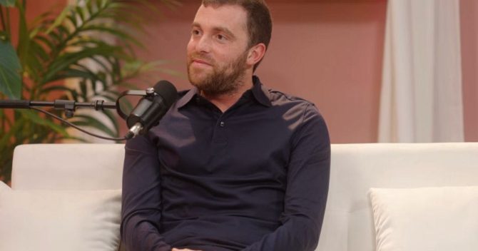 Το επικό σκηνικό του Φαμπρίτσιο Ρομάνο: Πώς η μεταγραφή του Ρεγκιλόν διέκοψε προσωπική στιγμή με σύντροφό του