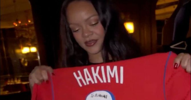 Εθνική Μαρόκου: Η συνάντηση του Χακίμι με τη Ριάνα στο Παρίσι, η φανέλα-δώρο και το… πείραγμα για το AFCON