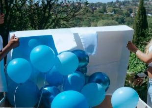 Λιόν: Ο Έντρικ και η σύζυγός του αποκάλυψαν ότι περιμένουν αγοράκι με ένα τρυφερό gender reveal