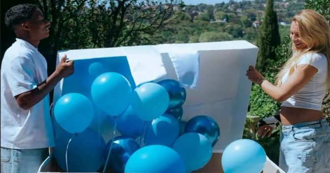 Λιόν: Ο Έντρικ και η σύζυγός του αποκάλυψαν ότι περιμένουν αγοράκι με ένα τρυφερό gender reveal