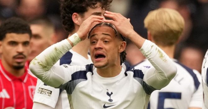 Τότεναμ: Σοκ με τον Σίμονς που υπέστη ρήξη χιαστού, χάνει το υπόλοιπο της σεζόν και το Μουντιάλ 2026