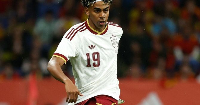 Γιαμάλ: “Απαράδεκτο το σύνθημα, η χρήση μιας θρησκείας με χλευασμό σε κάνει να φαίνεσαι ρατσιστής”