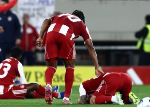 Τους τρέλανε η ΑΕΚΑΡΑ: Χοντρό κράξιμο και άγρια γιούχα στο «Καραϊσκάκης»