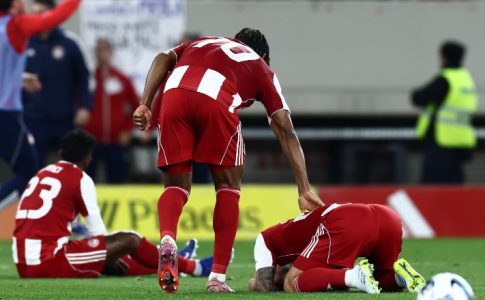 Τους τρέλανε η ΑΕΚΑΡΑ: Χοντρό κράξιμο και άγρια γιούχα στο «Καραϊσκάκης»