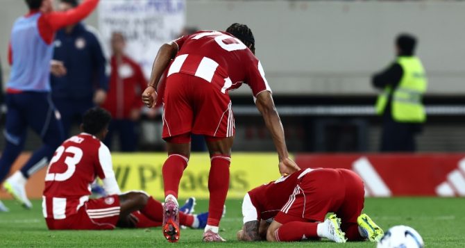 Τους τρέλανε η ΑΕΚΑΡΑ: Χοντρό κράξιμο και άγρια γιούχα στο «Καραϊσκάκης»