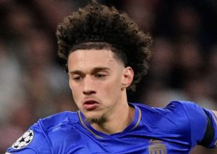 Παρί: Ματιές στον Ακλιούς