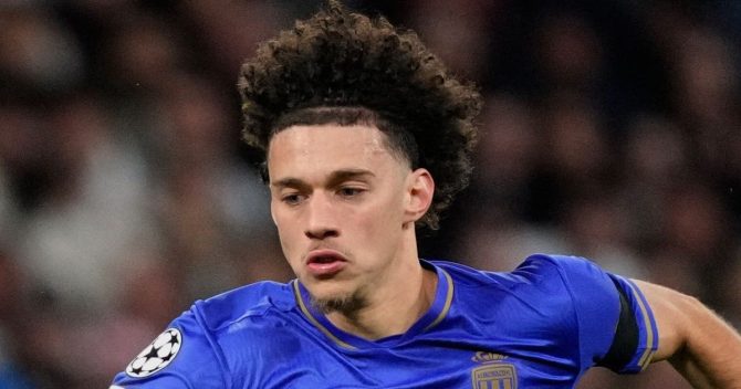 Παρί: Ματιές στον Ακλιούς