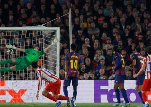 Μπαρτσελόνα – Ατλέτικο: Γκολάρα ο Άλβαρες με απευθείας φάουλ, τρελοί πανηγυρισμοί στον πάγκο των ροχιμπλάνκος, παγοκολόνα