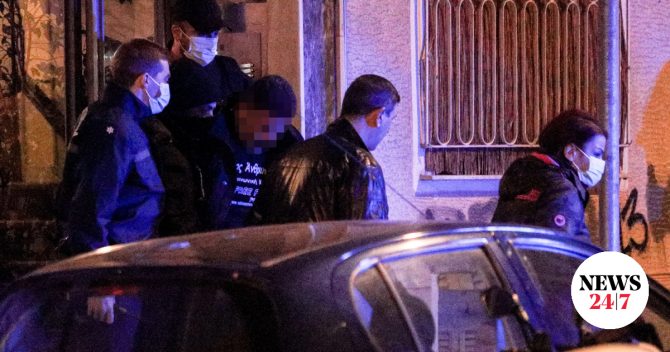 Αμπελόκηποι: “Ήμουν εν βρασμώ” λέει ο άνδρας που είχε τη σορό της γυναίκας του στο πατάρι