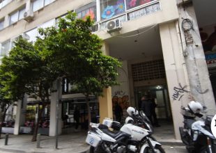 Θρίλερ με τη νεκρή γυναίκα στο κέντρο της Αθήνας