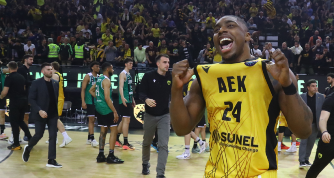 Τα συγχαρητήρια της ποδοσφαιρικής ΑΕΚ στη Βασίλισσα (ΦΩΤΟ)