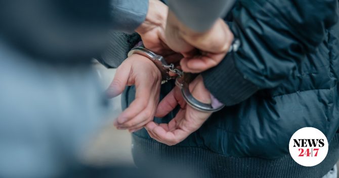 Συνελήφθη πατέρας που είχε αφήσει την 4χρονη κόρη του μόνη στο αυτοκίνητο