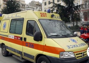 Αγία Βαρβάρα: Στο νοσοκομείο με σοβαρά τραύματα 19χρονη μετά από τσακωμό με φίλη της