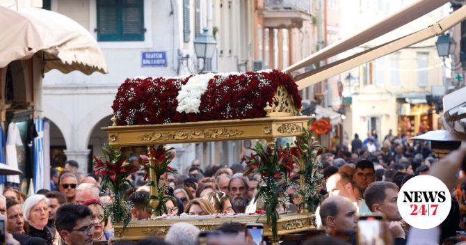 Μεγάλη Παρασκευή: Η Αποκαθήλωση, ο Επιτάφιος και τα έθιμα