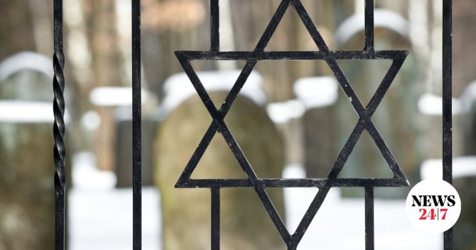 Ακροδεξιοί βεβήλωσαν το Εβραϊκό νεκροταφείο Βόλου –