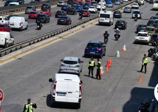 Όπου φύγει-φύγει για Πάσχα: Αυξημένη κίνηση σε λιμάνια, ΚΤΕΛ και διόδια