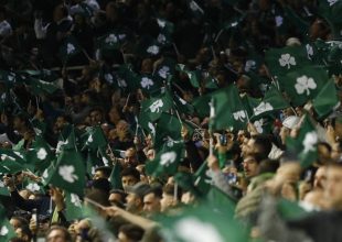 Παναθηναϊκός – Ολυμπιακός: Φίλαθλος των πρασίνων έφυγε με φορίο από γήπεδο μετά από λιποθυμικό επεισόδιο