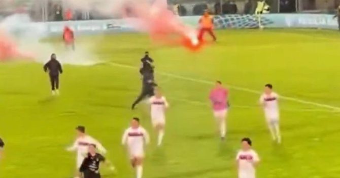 Εισβολή στον αγωνιστικό χώρο και επεισόδια σημειώθηκαν σε ματς της τέταρτης κατηγορίας της Ιταλίας